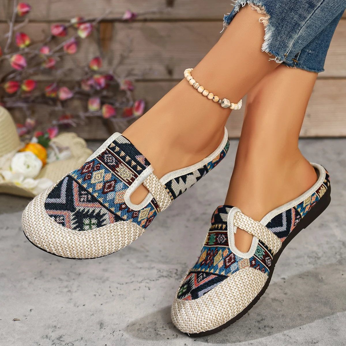 Ethnic Fashion Walk - Kadınlar için Etnik Tarzda Terlikler, Moda